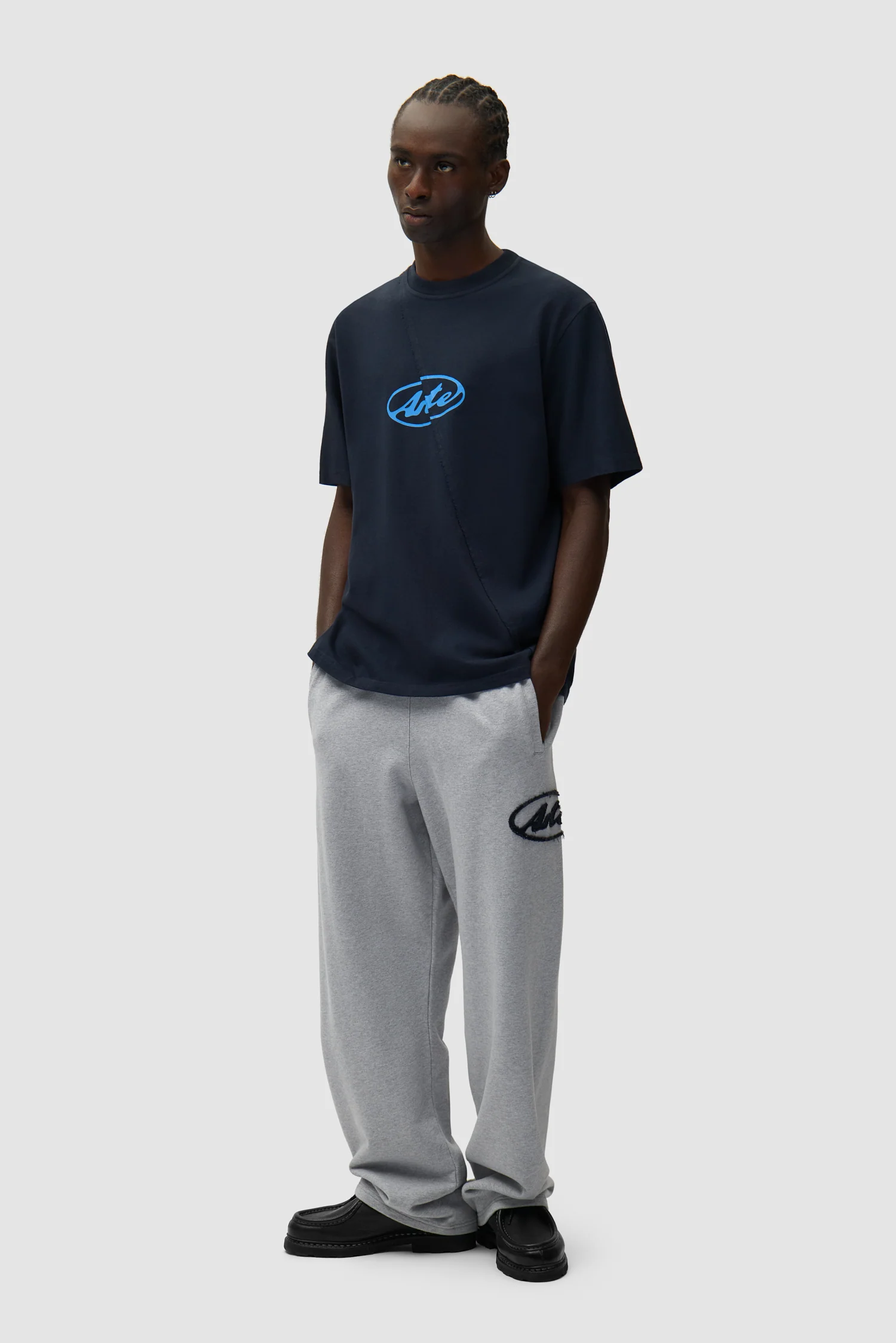 Circle Patch Logo Sweatpants - Grey - Image 6